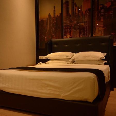 Manhattan Business Hotel Ttdi Kuala Lumpur Buitenkant foto