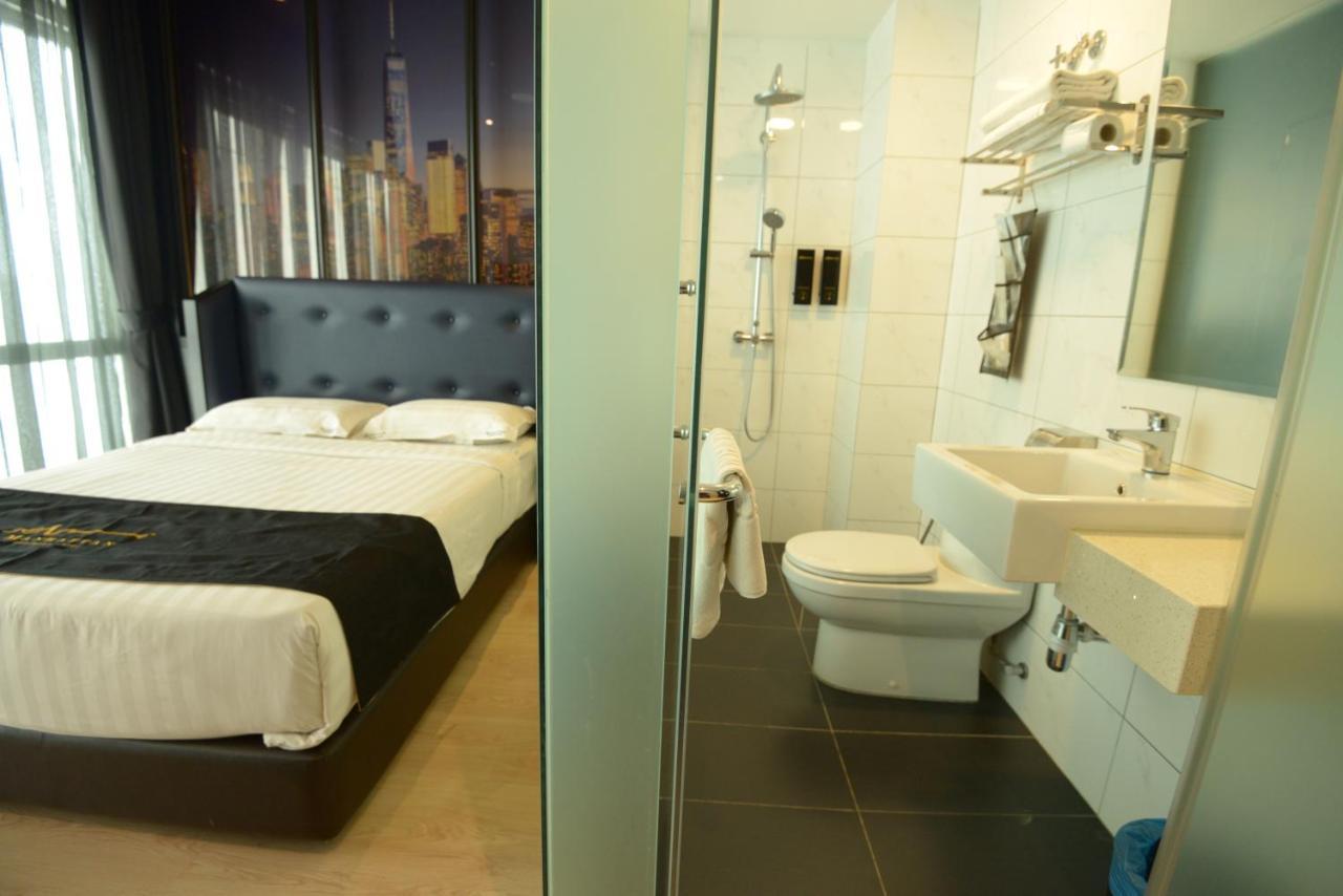 Manhattan Business Hotel Ttdi Kuala Lumpur Buitenkant foto