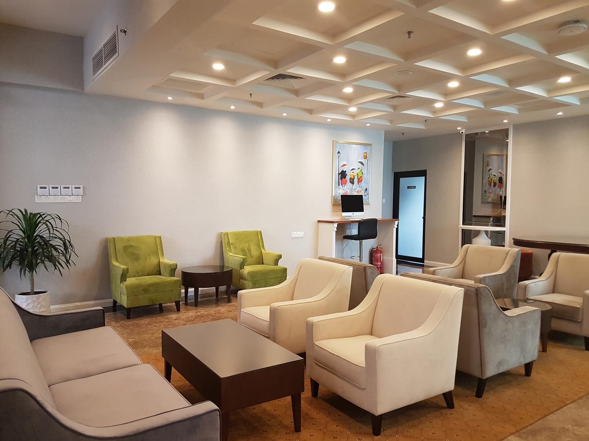 Manhattan Business Hotel Ttdi Kuala Lumpur Buitenkant foto